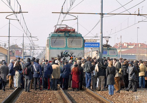 Trasporti: scoppia la protesta dei pendolari. Questa mattina è stata bloccata la stazione di Aversa