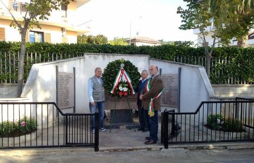 Istituzioni, reduci e scuole hanno commemorato l’eccidio nazista del 1943 con corone ai monumenti