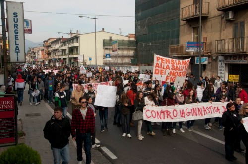 No Turbogas: grande successo per la manifestazione di ieri dei movimenti contro l’ecomostro di Presenzano