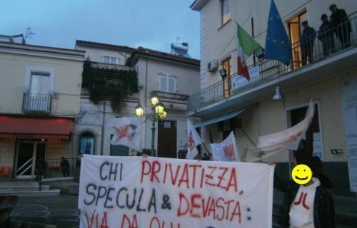 Tafferugli alla visita di Gianpiero Zinzi! Centri sociali e NO-GAS: “non ci rappresenta nessuno”