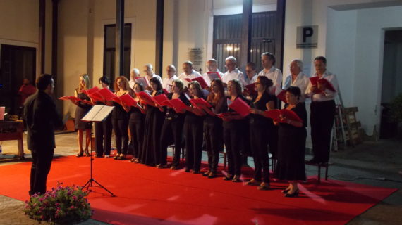 Il coro polifonico di Pignataro fa rivivere culturalmente Palazzo Scorpio. Il pubblico “occupa” il Comune