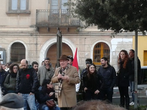 Voci sul cugino dell’ex assessore protagonista della battaglia contro Giorgio Magliocca per il “caso Lubrano-Felicità”: i “peppisti” tornano ancora una volta alla carica per “Peppe Del Vecchio candidato a sindaco”, che finora non ha mai ceduto alle loro insistenze – Giorgio Borrelli incalza Cesare Cuccaro