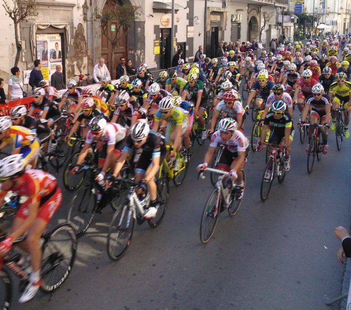 Coppa Caivano: rush vincente di Giovanni Iannelli su Francesco Biondi e Andrea Azzolini