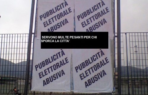 Manifesti abusivi: il movimento 5 Stelle segnala le affissioni irregolari e lancia un’idea