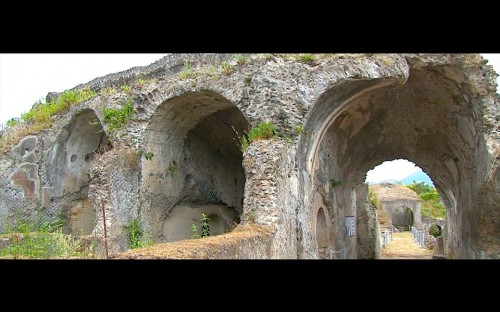 Immagini da “Cales, Oasi della Storia, Sentieri del Respiro”: uno spot magistrale per rilanciare il territorio