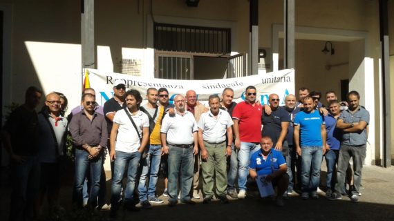 I lavoratori dell’azienda Nuroll a colloquio con il sindaco Raimondo Cuccaro, mercoledì l’incontro in Prefettura