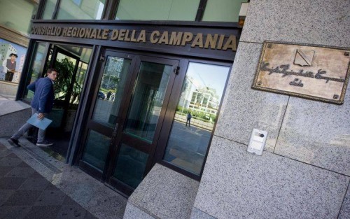 Vertenza Nuroll: la Regione snobba gli operai dello stabilimento di via del Conte