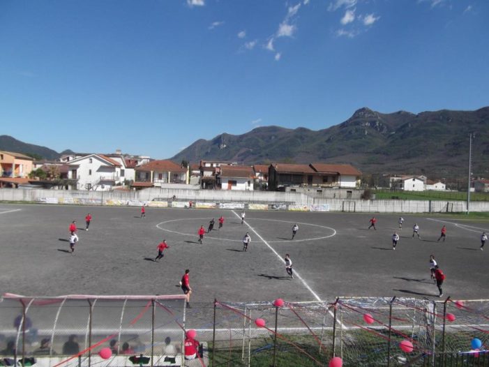 Furto al campo sportivo: trafugati i cavi di rame dell’impianto di illuminazione