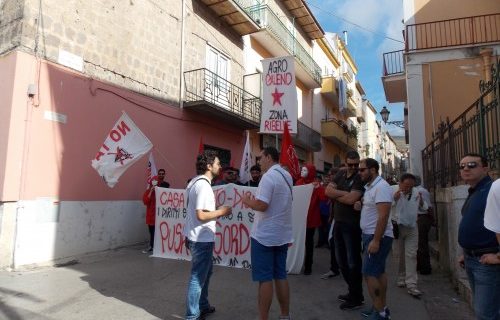 Manifestazione, Rsu e operai Nuroll: grazie a tutti i partecipanti alla manifestazione