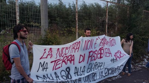 Presidio all’ex Pozzi: centinaia di manifestanti per chiedere la bonifica dell’area industriale dell’Agro caleno