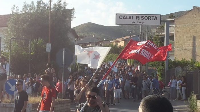 “Marcia per l’Agro caleno”: un nutritissimo corteo attraversa Calvi Risorta e blocca la strada statale Casilina. Lunedì l’incontro in Questura a Caserta per il Comitato