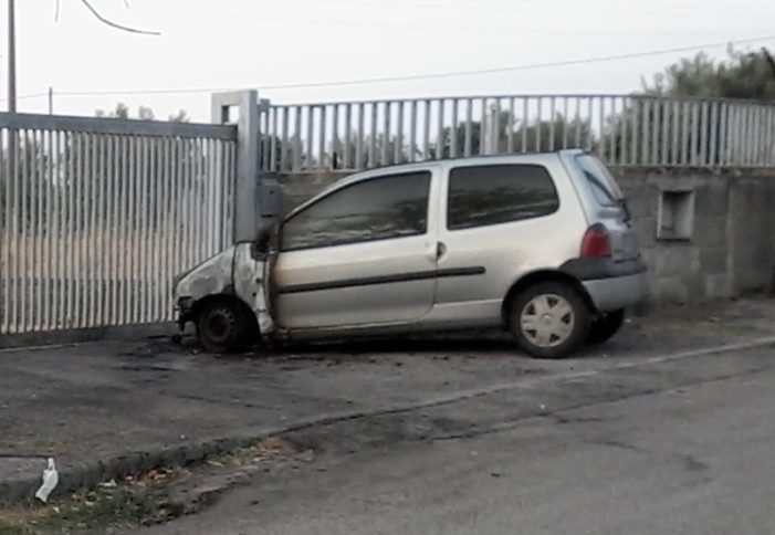 Sparanise, date alle fiamme le automobili del proprietario delle onoranze funebri