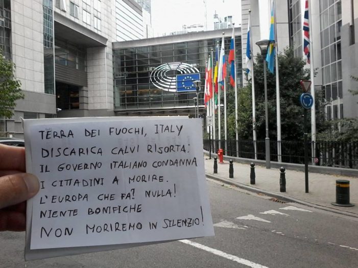 Terra dei Fuochi. Ex Pozzi: la protesta approda davanti al Parlamento Europeo per la bonifica dei rifiuti tossici