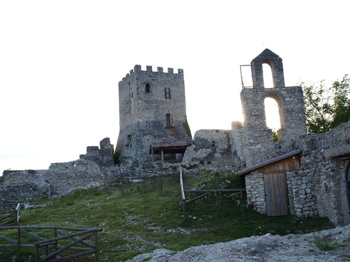 Il 12 e il 13 settembre Raviscanina ricorderà il papa del gran rifiuto: pronta edizione 2015 del palio di Celestino V