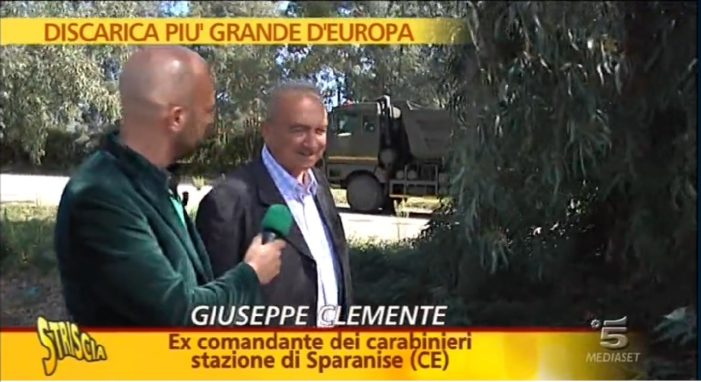 Discarica ex Pozzi: Luca Abete di “Striscia la Notizia” ritorna a Calvi Risorta e intervista l’ex comandante della stazione dei carabinieri di Sparanise, Giuseppe Clemente