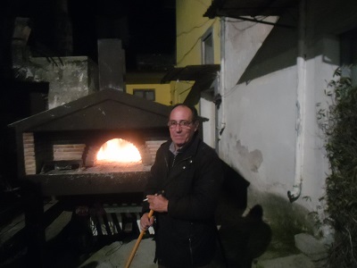 Giorgio Vito tra un assaggio di “pizza figliata” e un brindisi annuncia la candidatura a sindaco, scoppia la guerra nella maggioranza. Gaetano Fucile spara a zero e lancia un ultimatum al suo ex nemico Raimondo Cuccaro