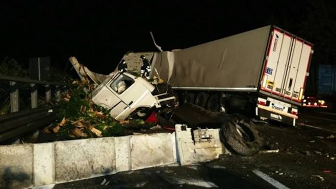 Riaperto tratto autostradale Capua-Caianello: era chiuso per uno scontro tra tir