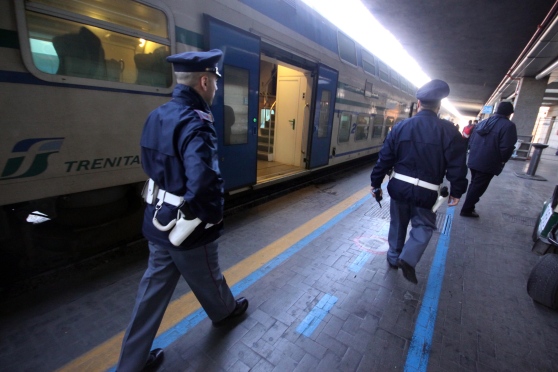 Razziavano soldi e valori sui treni diretti a Roma, manette per quattro napoletani