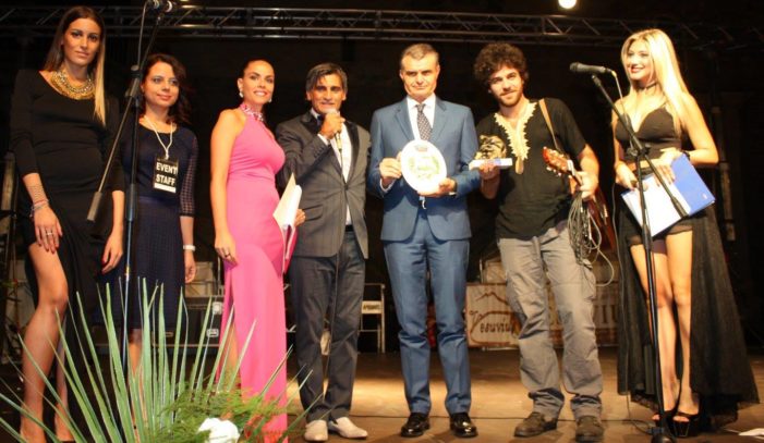 Boom di presenze e artisti al Maschio Angioino. Strepitoso successo per il Premio Ambasciatore del Sorriso