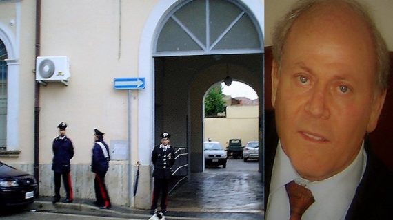 Monnezzopoli vitulatina: il sindaco Romano con un “affidamento diretto” favorì il “compaesano” Di Nardi – violando le più elementari regole di trasparenza e imparzialità -, senza tener conto che un’altra ditta aveva preventivato un risparmio di 60.000 euro per il Comune di Vitulazio: ecco le prove della Procura