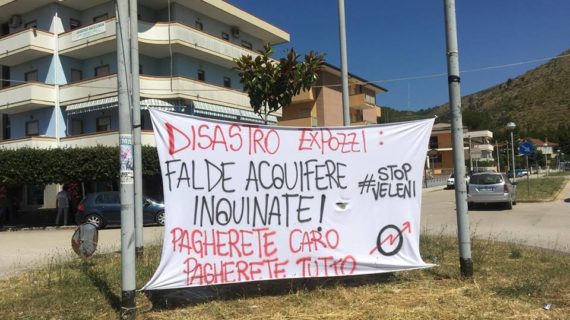 Disastro ex Pozzi: i militanti del Centro Sociale “Tempo Rosso” hanno occupato simbolicamente l’atrio del Comune di Calvi Risorta. Si continua a chiedere la bonifica