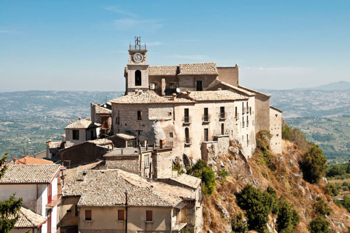 La mostra “Immagini come appunti di viaggio” torna in Irpinia