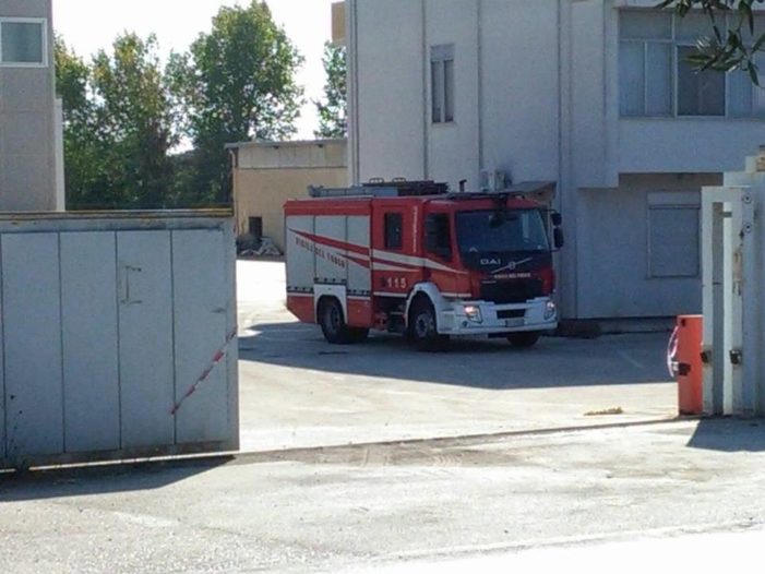 Ancora fumarole nel sito Ilside: a tre mesi nessun intervento delle istituzioni. Intanto il Comitato per l’Agro caleno ha fatto visita agli alunni delle scuole di Calvi