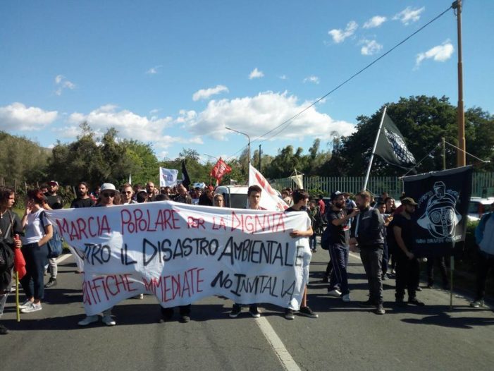 La marcia popolare ha attraversato l’Agro caleno al grido: “Basta disastri e via alle bonifiche”. Significativa la partecipazione al corteo organizzato dai comitati locali