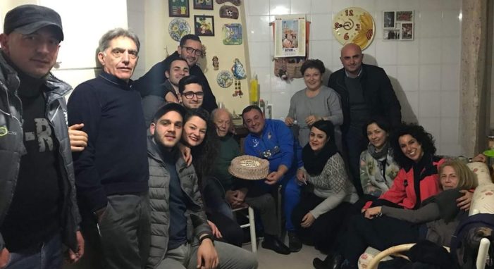 Festa grande per i 71 anni dell’ex Sindaco Gigino Romano che ha spento le candeline circondato da amici, sostenitori, ex assessori, futuri candidati e dipendenti comunali