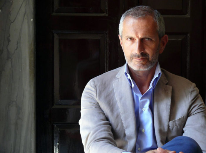 Mercoledì 18 aprile Gianrico Carofiglio è autore e interprete de “La manomissione delle parole”, in scena al Teatro Garibaldi di Santa Maria Capua Vetere