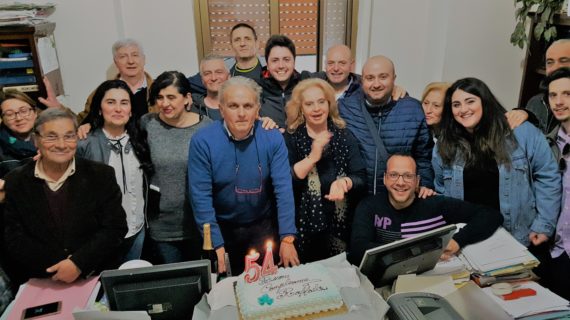 Festa di compleanno “improvvisata” per l’avvocato Raffaele Russo con la “sorpresa” della signora Giovanna Del Monte. Ad un passo dalla stesura del “patto politico” tra i due politici vitulatini