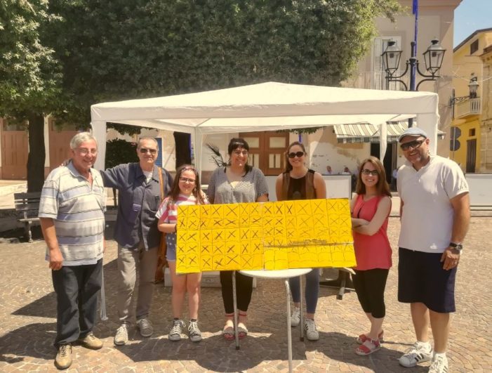 Dona un metro di tetto alla Casa della Cultura, primo bilancio sorprendente