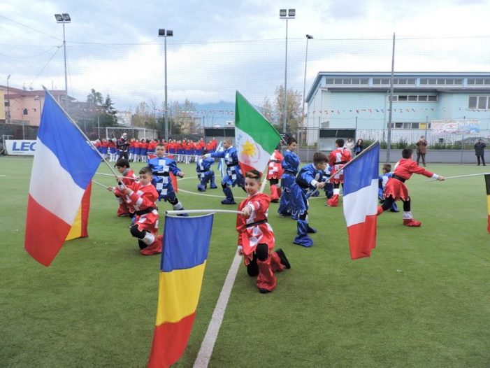 Grande successo per la Partita del Cuore per Telethon. La pioggia non ferma la solidarietà . Presenti tanti personaggi