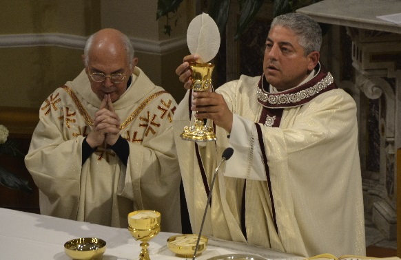 Il Santo Natale in Parrocchia con Don Peppino e Don Gianluca tra liturgie, presepi e tombolate