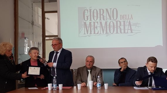 Toccante celebrazione del “Giorno della Memoria” con le scolaresche e la figlia del finanziarie Zacchia