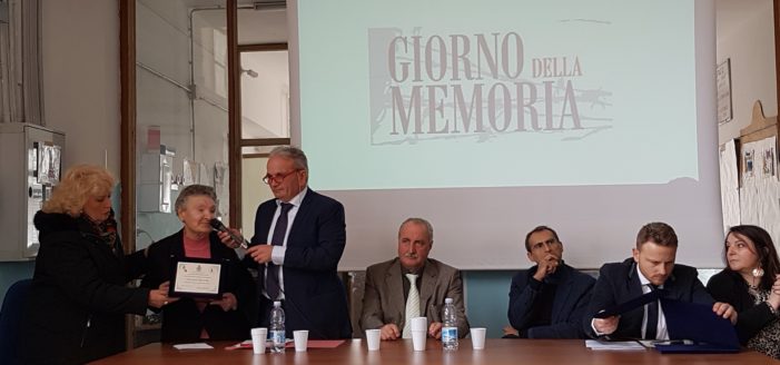 Toccante celebrazione del “Giorno della Memoria” con le scolaresche e la figlia del finanziarie Zacchia