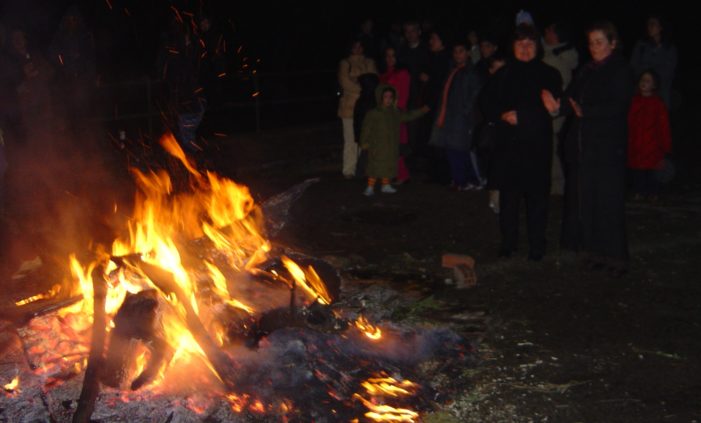 Ritorna la lampiata e Sant’Antuono in Piazza Vitulatini nel Mondo, con tanto calore, musica, pane cotto e vino per tutti