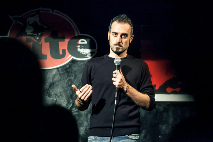 Domenica 27 gennaio: il polierico comedian Daniele Fabbri in “Fascisti su Tinder” al Teatro Nuovo di Napoli