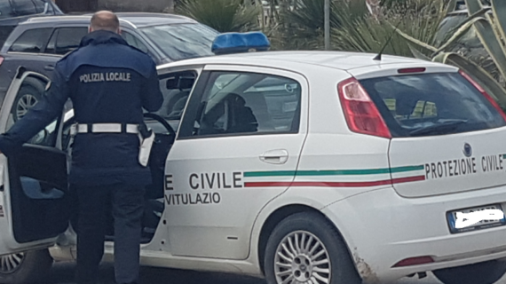 Vigili urbani “appiedatati” dopo che si è “fuso” il motore all’unica auto in loro dotazione e tre agenti assunti a sole 2 ore al giorno