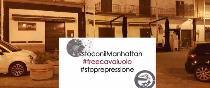 Chiusura del “Bar Manhattan”, una manifestazione a sostegno del noto locale di Gianluca Di Lillo e le tante testimonianze di solidarietà