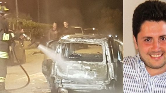 Incendiata l’auto dell’Assessore Di Gaetano. Le fiamme distruggono la sua Panda e la pista seguita dagli investigatori è quella dolosa (video)