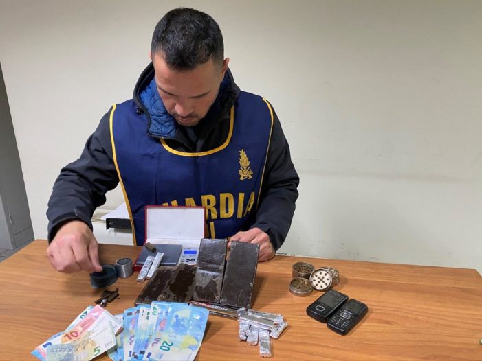 58enne percettore del reddito di cittadinanza viene arrestato per spaccio di droga