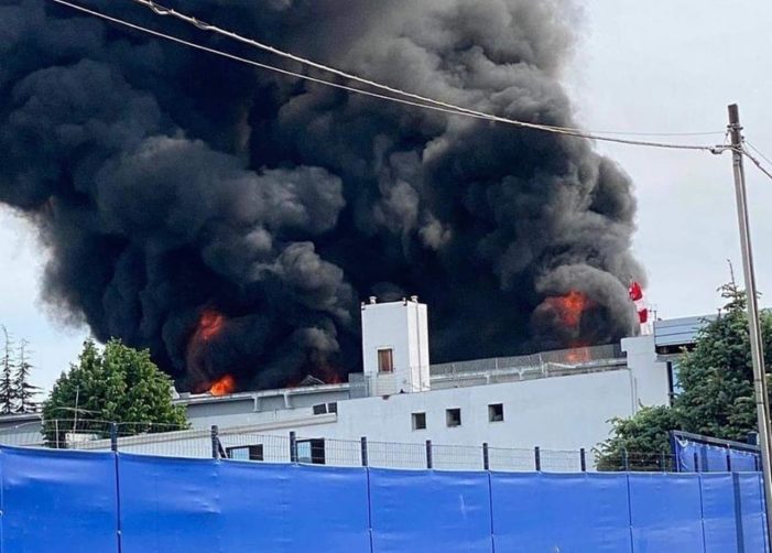 Ambiente, lo Spazio Cales: “Ennesimo rogo tossico in Campania, istituzioni assenti”