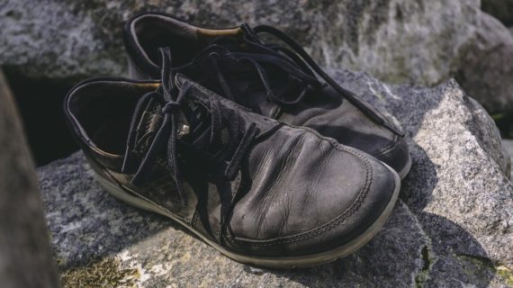 Come smaltire le scarpe usate? Proviamo a capirne di più