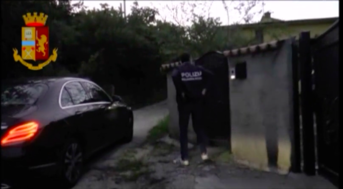 Camorra, operazione della polizia contro una articolazione dei “casalesi” nell’area di Teano. Al vertice un ex cutoliano e il referente di zona del clan Papa