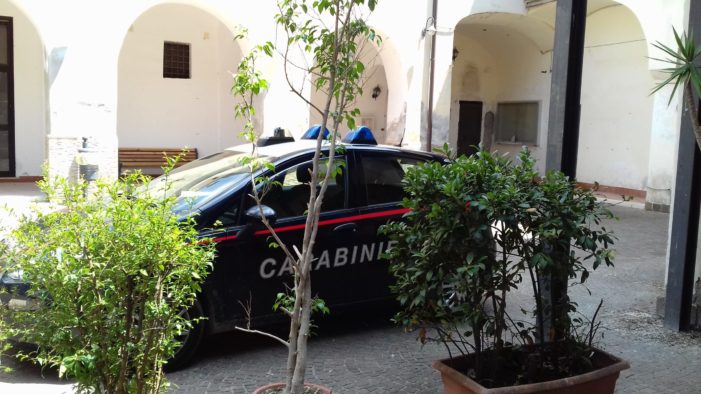 Mentre infuria il clamoroso “caso Lubrano-Felicità”, a Pignataro Maggiore la classe politica locale è sempre più sotto pressione: il 24 luglio 2020 un equipaggio dell’Arma dei carabinieri ancora una volta a Palazzo Scorpio, sede dell’Amministrazione comunale