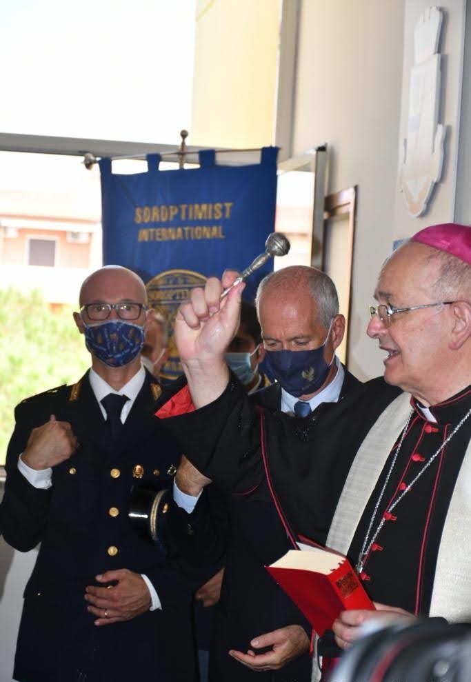 La Polizia di Stato ricorda a Caserta Maria Sparagana, vittima del Covid-19 e inaugura una stanza per l’ascolto protetto nel Commissariato di Aversa