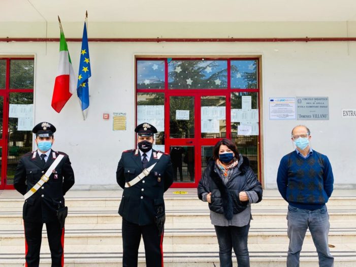 Orta di Atella, i carabinieri supportano le scuole nella consegna dei dispositivi per la DDI