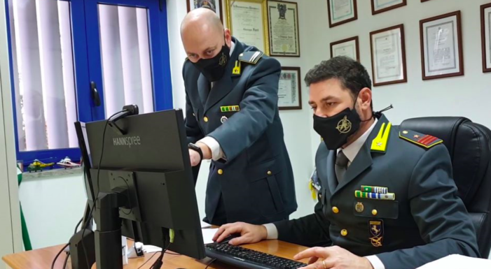 False fatturazioni per 8 milioni di euro: 2 persone finiscono in carcere e 4 ai domiciliari