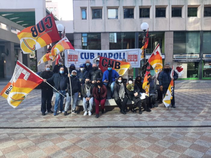 FLAICA CUB NAPOLI: Manifestazione davanti alla sede Telecom di Napoli dei lavoratori degli appalti di pulizia, per protestare contro l’aziende Team service e Snam Lazio che non permettono la rotazione nella Fis, non pagano lo stipendio da Luglio e al loro posto fanno lavorare le cooperative esterne